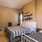 Spacious Row Home Next Transit Near Downtown W Parking