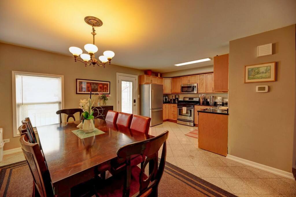 Spacious Row Next Transit Near Downtown W Parking * Chicago