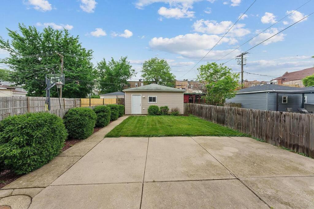 Spacious Row Next Transit Near Downtown W Parking *